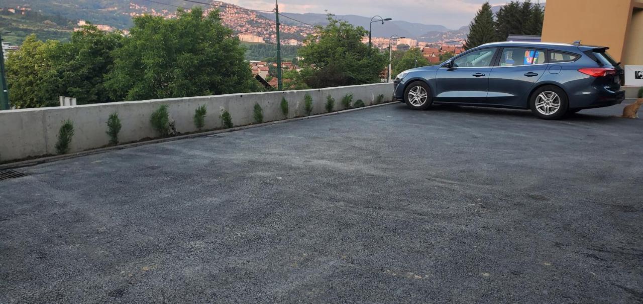 Sleep And Drive White Apartment Sarajevo Exterior photo