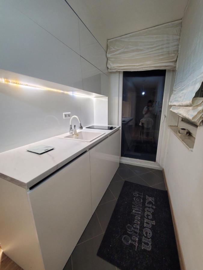 Sleep And Drive White Apartment Sarajevo Exterior photo