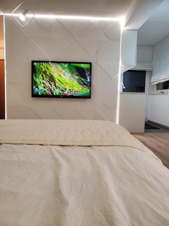 Sleep And Drive White Apartment Sarajevo Exterior photo